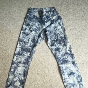 Lululemon Patterned Grey Leggings- Size 4